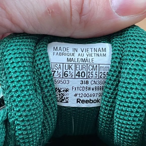 Green Reebok Classic sneakers - Picture 2 of 4